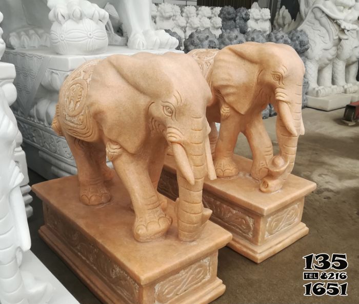 大象雕塑-戶外園林景區黃蠟石石雕一對大象雕塑 大象雕塑-戶外園林景區黃蠟石石雕一對大象雕塑高清圖片