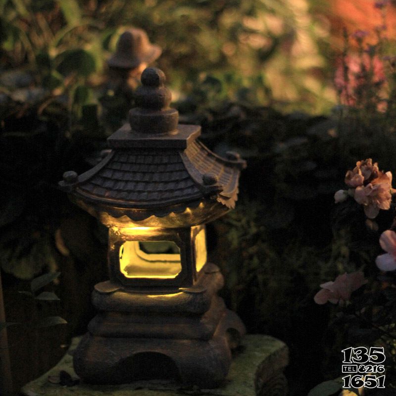 燈籠雕塑-日式石燈室內(nèi)落地創(chuàng)意擺件禪觀雕塑 燈籠雕塑-日式石燈室內(nèi)落地創(chuàng)意擺件禪觀雕塑高清圖片