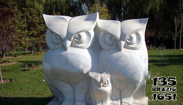 老鷹雕塑-動物園一家三口漢白石貓頭鷹老鷹雕塑 老鷹雕塑-動物園一家三口漢白石貓頭鷹老鷹雕塑高清圖片