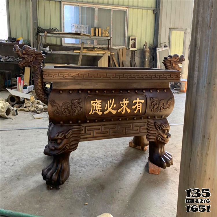 香爐雕塑-寺院景區擺放仿古鼎長形鑄銅祭祀香爐雕塑 香爐雕塑-寺院景區擺放仿古鼎長形鑄銅祭祀香爐雕塑高清圖片