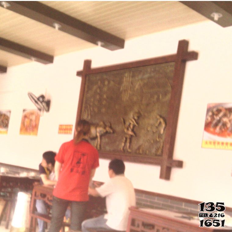 農(nóng)耕雕塑-玻璃鋼浮雕人物動物卡通仿古銅犁頭翁農(nóng)耕酒店雕塑 農(nóng)耕雕塑-玻璃鋼浮雕人物動物卡通仿古銅犁頭翁農(nóng)耕酒店雕塑高清圖片