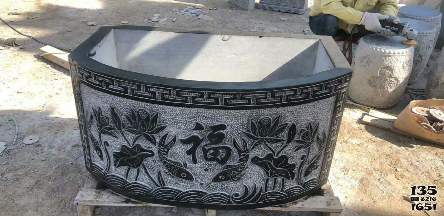 缸雕塑-方口青石石地墊浮雕蓮花水缸雕塑 缸雕塑-方口青石石地墊浮雕蓮花水缸雕塑高清圖片