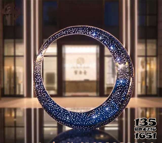月亮雕塑-酒店門口裝飾鏤空發亮的不銹鋼月亮雕塑 月亮雕塑-酒店門口裝飾鏤空發亮的不銹鋼月亮雕塑高清圖片