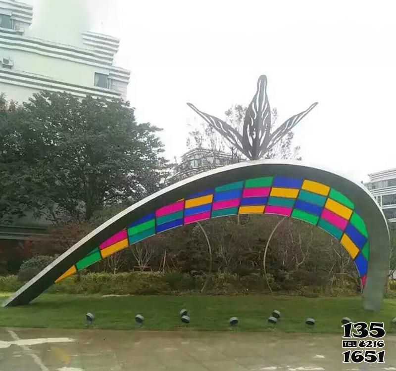 拱門雕塑-不銹鋼彩色拼接拱門雕塑 拱門雕塑-不銹鋼彩色拼接拱門雕塑高清圖片