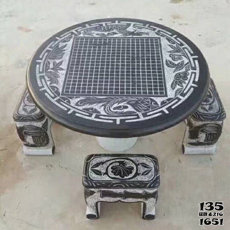 涼亭雕塑-公園擺放創意雕刻棋盤格圓桌方凳雕塑 涼亭雕塑-公園擺放創意雕刻棋盤格圓桌方凳雕塑高清圖片