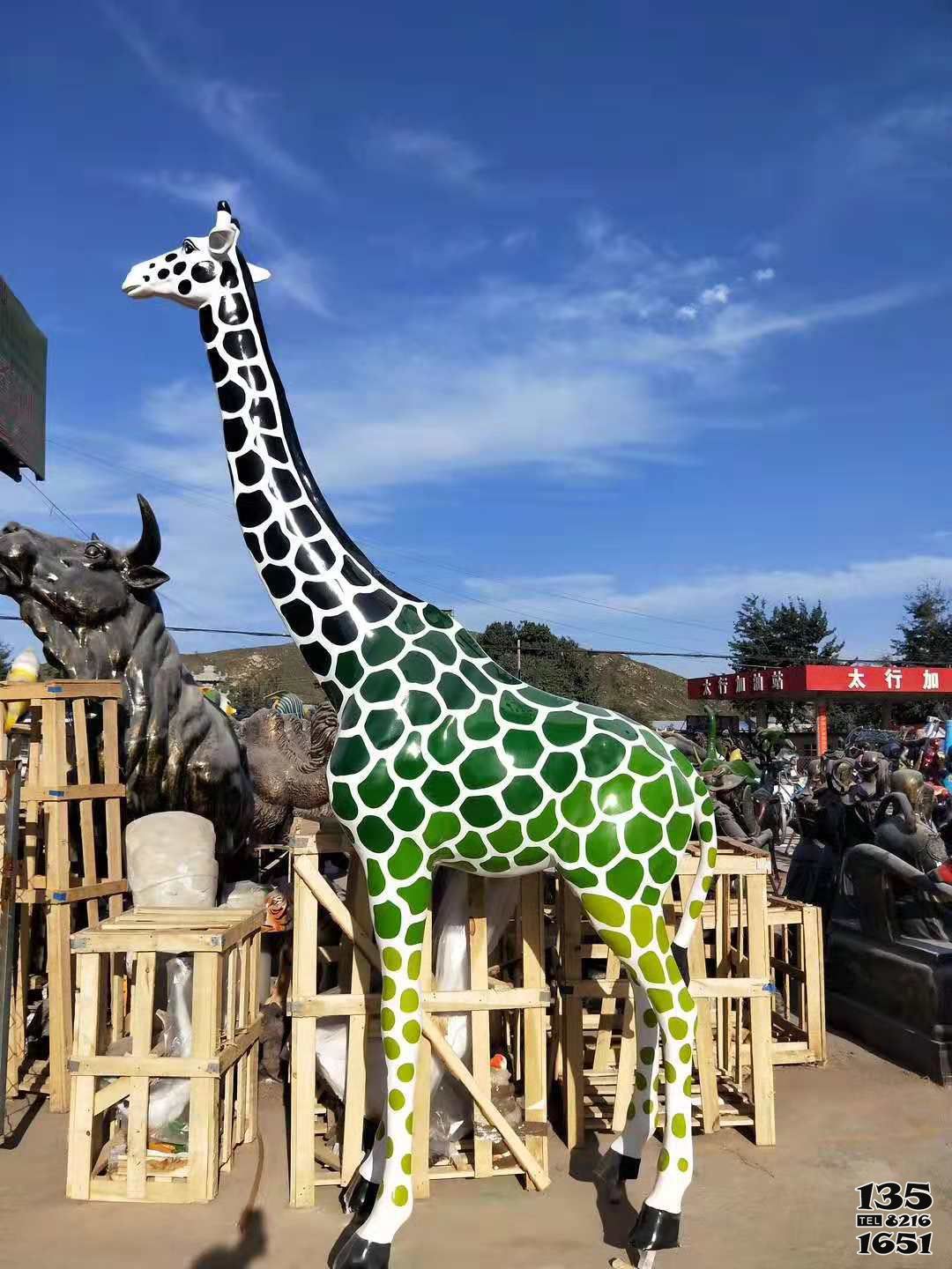 長頸鹿雕塑-游樂場大型仿真動物綠色長頸鹿雕塑 長頸鹿雕塑-游樂場大型仿真動物綠色長頸鹿雕塑高清圖片