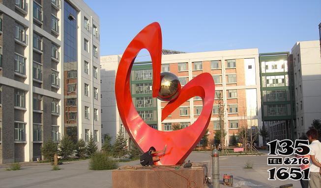 愛心雕塑-校園創意抽象玻璃鋼愛心雕塑 愛心雕塑-校園創意抽象玻璃鋼愛心雕塑高清圖片