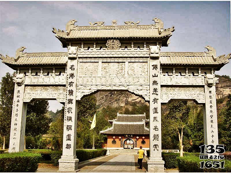 牌坊雕塑-寺院景區(qū)三門石雕牌坊 牌坊雕塑-寺院景區(qū)三門石雕牌坊高清圖片