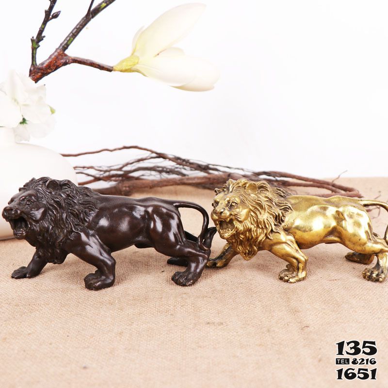 獅子雕塑-玻璃鋼彩繪創(chuàng)意兩只行走的獅子雕塑 獅子雕塑-玻璃鋼彩繪創(chuàng)意兩只行走的獅子雕塑高清圖片