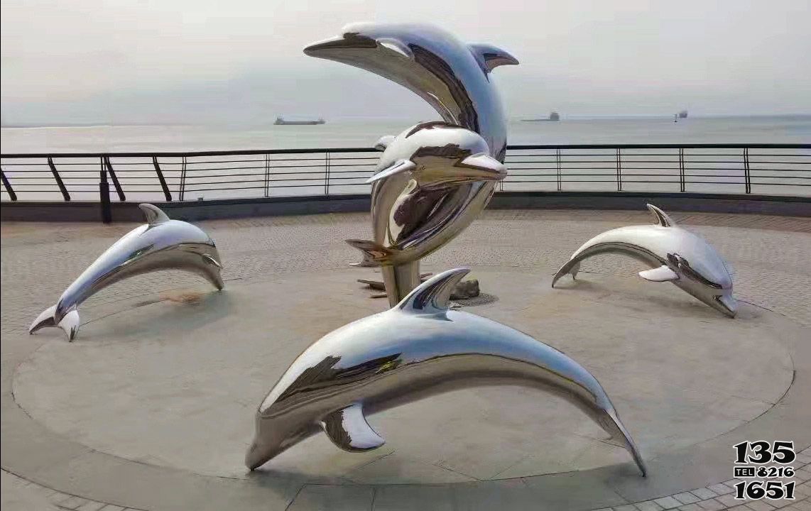 海豚雕塑-海邊創意不銹鋼鏡面跳躍的海豚雕塑 海豚雕塑-海邊創意不銹鋼鏡面跳躍的海豚雕塑高清圖片