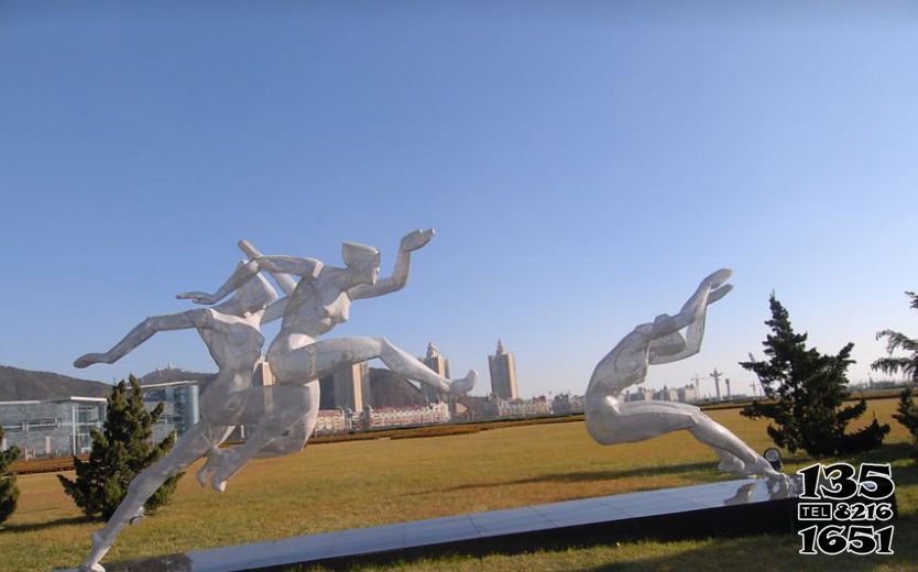 不銹鋼跳遠(yuǎn)動(dòng)作景觀雕塑 不銹鋼跳遠(yuǎn)動(dòng)作景觀雕塑高清圖片