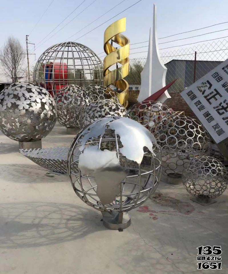 地球儀雕塑-校園不銹鋼鏤空鐵藝鏤空地球儀雕塑 地球儀雕塑-校園不銹鋼鏤空鐵藝鏤空地球儀雕塑高清圖片