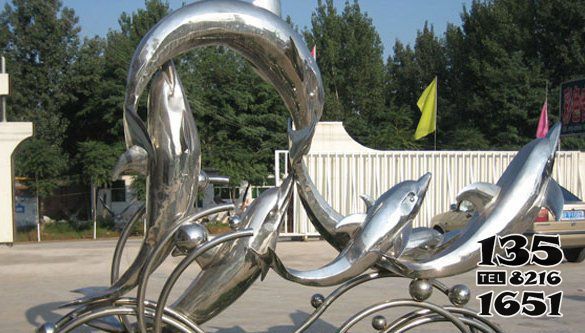 海豚雕塑-公園一群玩耍的不銹鋼海豚雕塑 海豚雕塑-公園一群玩耍的不銹鋼海豚雕塑高清圖片