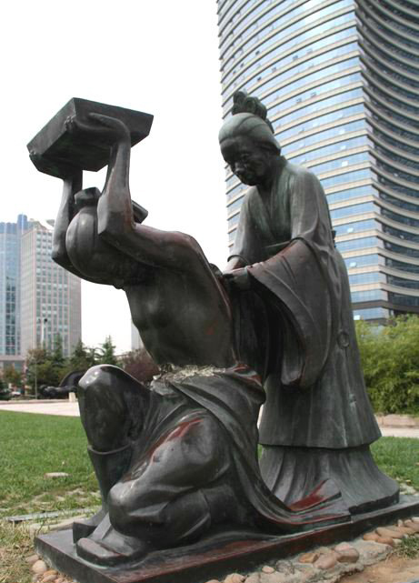 母親雕塑-公園草坪擺放歷史典故岳母刺字銅雕 母親雕塑-公園草坪擺放歷史典故岳母刺字銅雕高清圖片