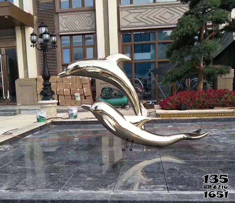 海豚雕塑-院內(nèi)庭院兩只跳躍的不銹鋼海豚雕塑 海豚雕塑-院內(nèi)庭院兩只跳躍的不銹鋼海豚雕塑高清圖片