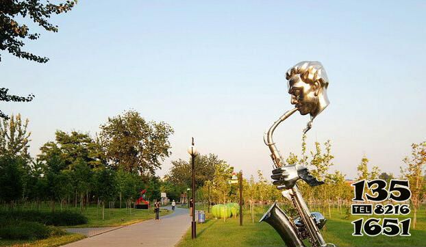 吹奏雕塑-不銹鋼噴漆公園吹嗩吶的抽象人物景觀吹奏雕塑 吹奏雕塑-不銹鋼噴漆公園吹嗩吶的抽象人物景觀吹奏雕塑高清圖片