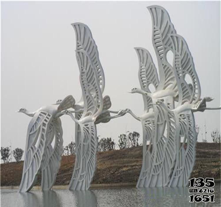 大雁雕塑-海邊工藝不銹鋼白鋼鏤空大雁雕塑 大雁雕塑-海邊工藝不銹鋼白鋼鏤空大雁雕塑高清圖片