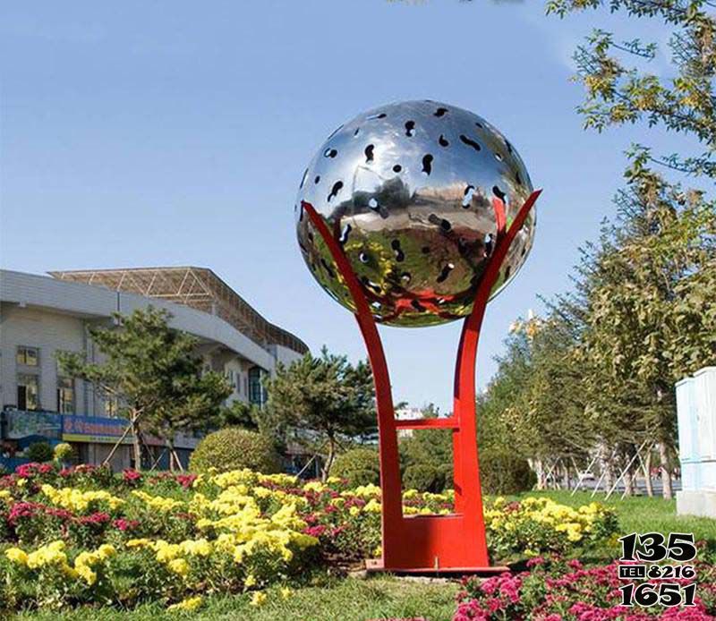 鏤空球雕塑-戶外花園抽象藝術(shù)不銹鋼鏡面鏤空球雕塑 鏤空球雕塑-戶外花園抽象藝術(shù)不銹鋼鏡面鏤空球雕塑