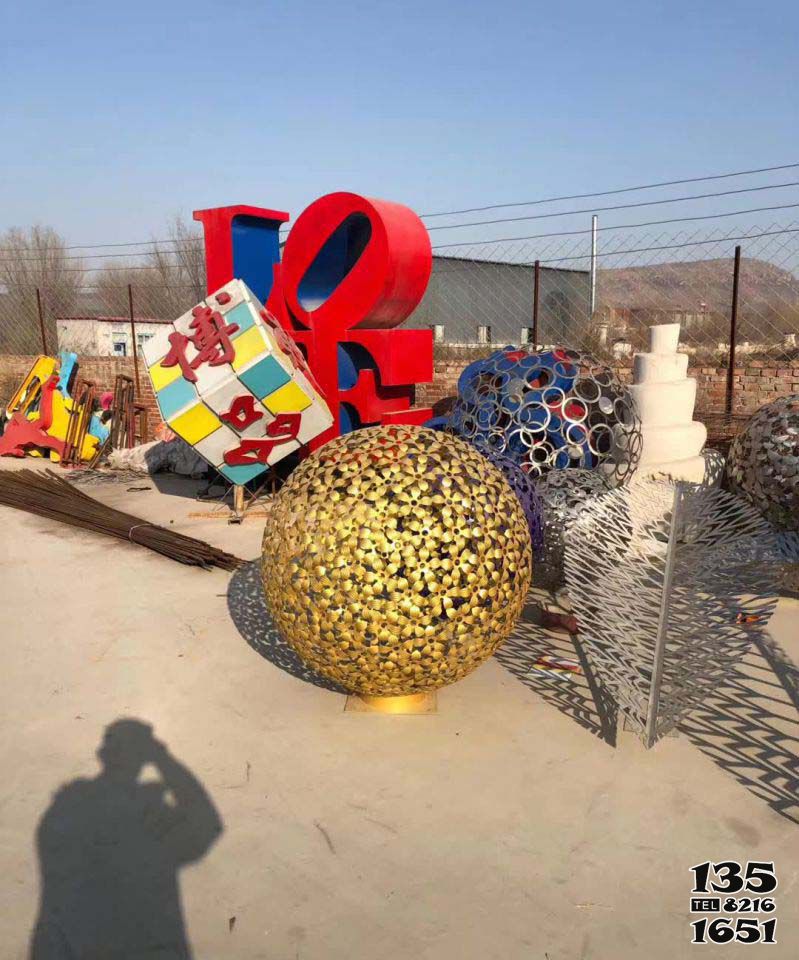 鏤空球雕塑-戶外創意不銹鋼鏤空球雕塑 鏤空球雕塑-戶外創意不銹鋼鏤空球雕塑高清圖片