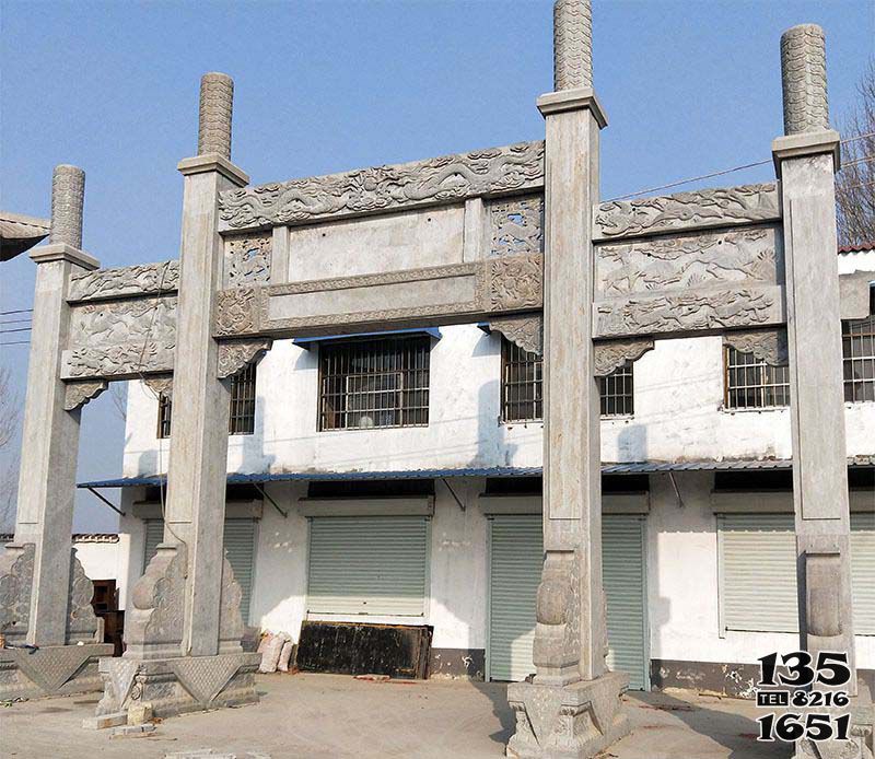 牌坊雕塑-園林景區(qū)門口擺放簡易三門石牌坊石雕 牌坊雕塑-園林景區(qū)門口擺放簡易三門石牌坊石雕高清圖片