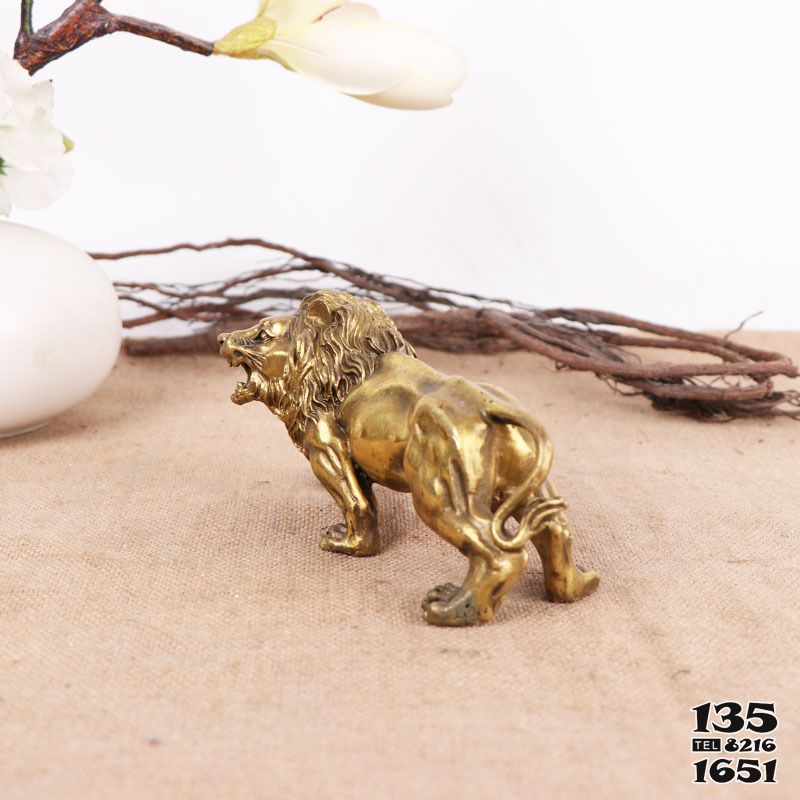 獅子雕塑-不銹鋼仿真噴金烤漆創(chuàng)意獅子雕塑 獅子雕塑-不銹鋼仿真噴金烤漆創(chuàng)意獅子雕塑高清圖片