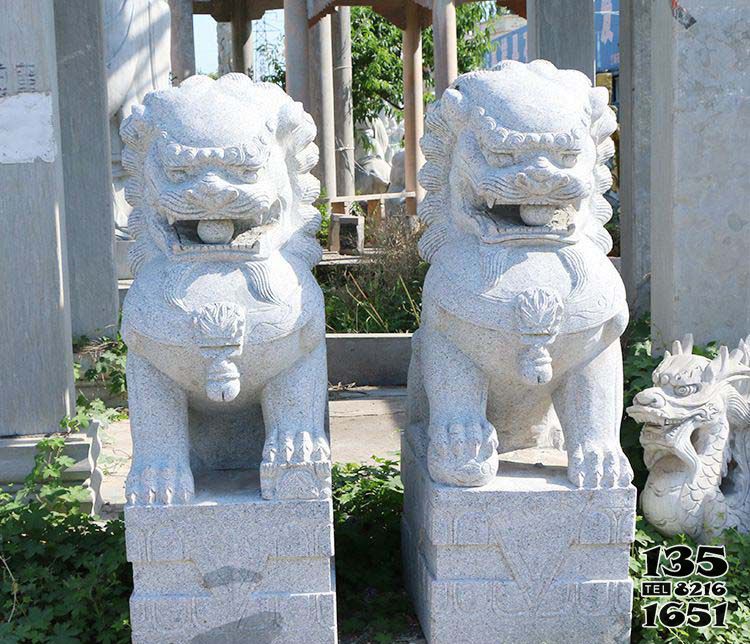 獅子雕塑-戶外廣場漢白玉石雕一對大型仿真獅子雕塑 獅子雕塑-戶外廣場漢白玉石雕一對大型仿真獅子雕塑高清圖片