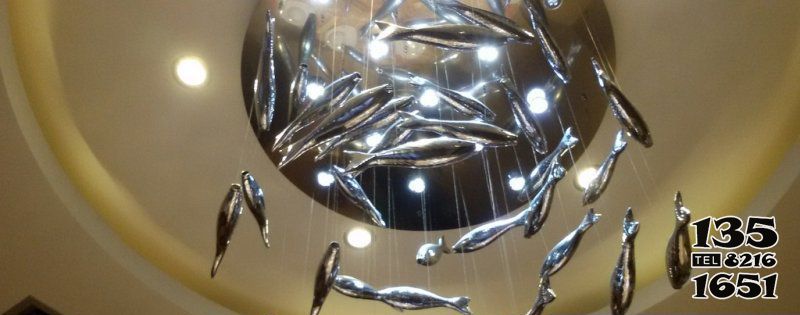 魚(yú)雕塑-室內(nèi)裝飾屋頂懸掛的不銹鋼魚(yú)雕塑 魚(yú)雕塑-室內(nèi)裝飾屋頂懸掛的不銹鋼魚(yú)雕塑高清圖片