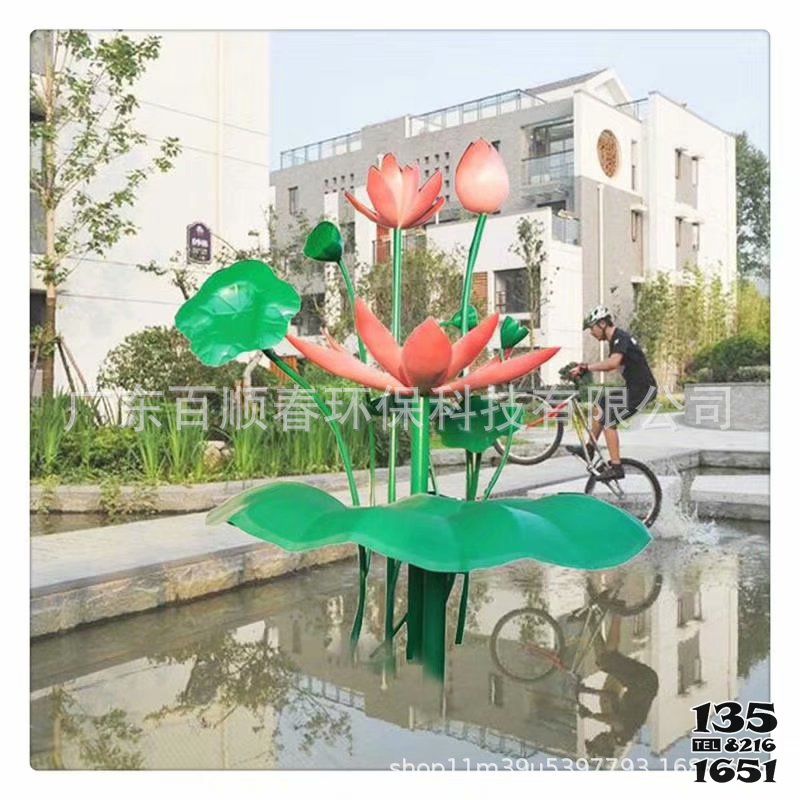 花朵雕塑-公園小區創意玻璃鋼彩繪荷花雕塑 花朵雕塑-公園小區創意玻璃鋼彩繪荷花雕塑高清圖片
