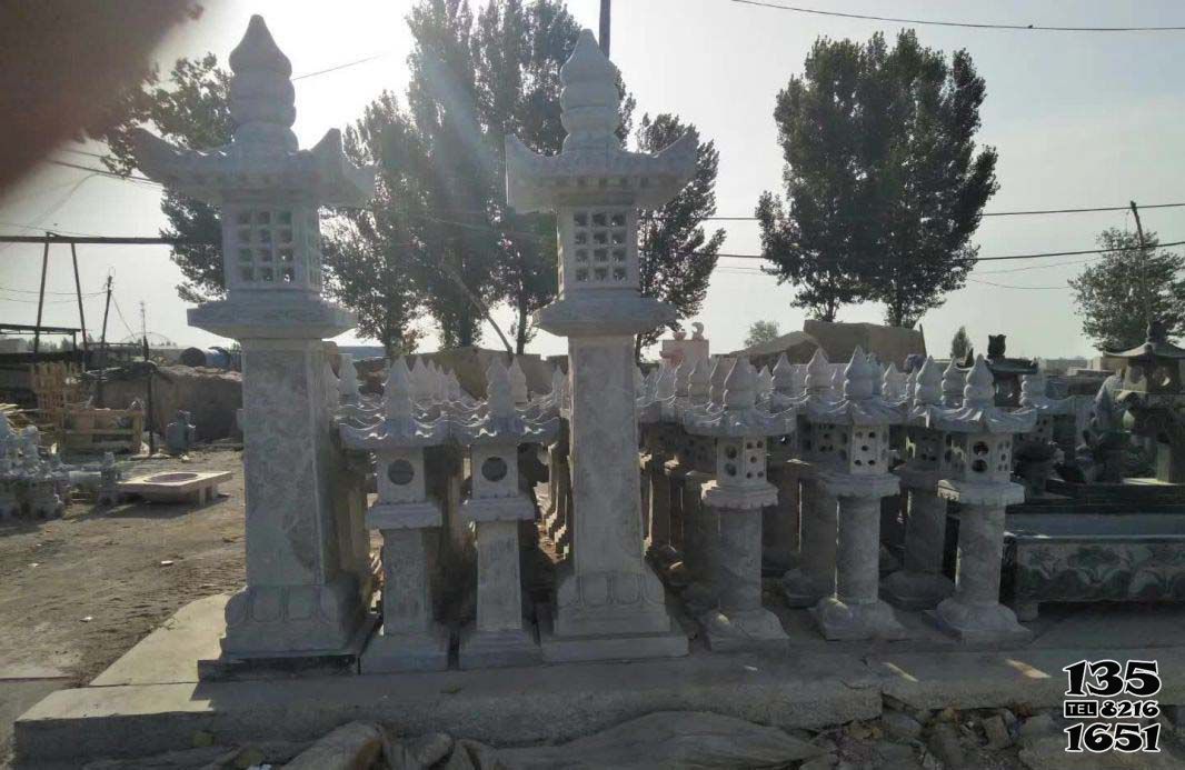 燈籠雕塑-墓地擺放大理石鏤空仿古石燈雕塑 燈籠雕塑-墓地擺放大理石鏤空仿古石燈雕塑高清圖片