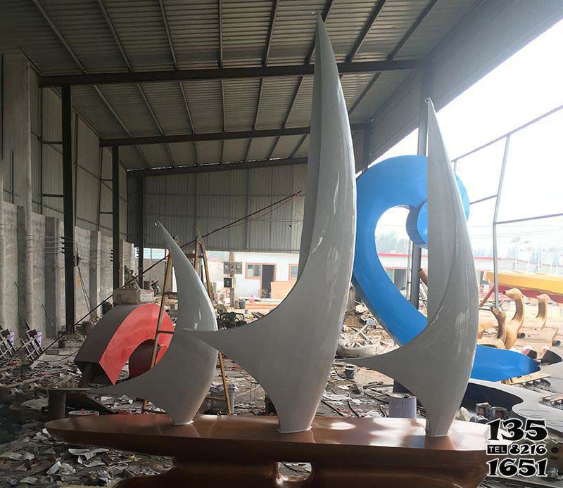船帆雕塑-企業(yè)庭院擺放彩繪白色玻璃鋼帆船雕塑 船帆雕塑-企業(yè)庭院擺放彩繪白色玻璃鋼帆船雕塑高清圖片