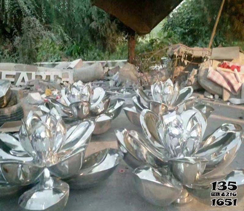 荷花雕塑-戶外草坪不銹鋼鏡面荷花雕塑 荷花雕塑-戶外草坪不銹鋼鏡面荷花雕塑高清圖片