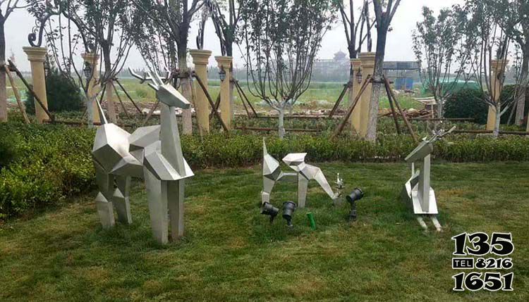 梅花鹿雕塑-公園創意抽象工藝梅花鹿雕塑