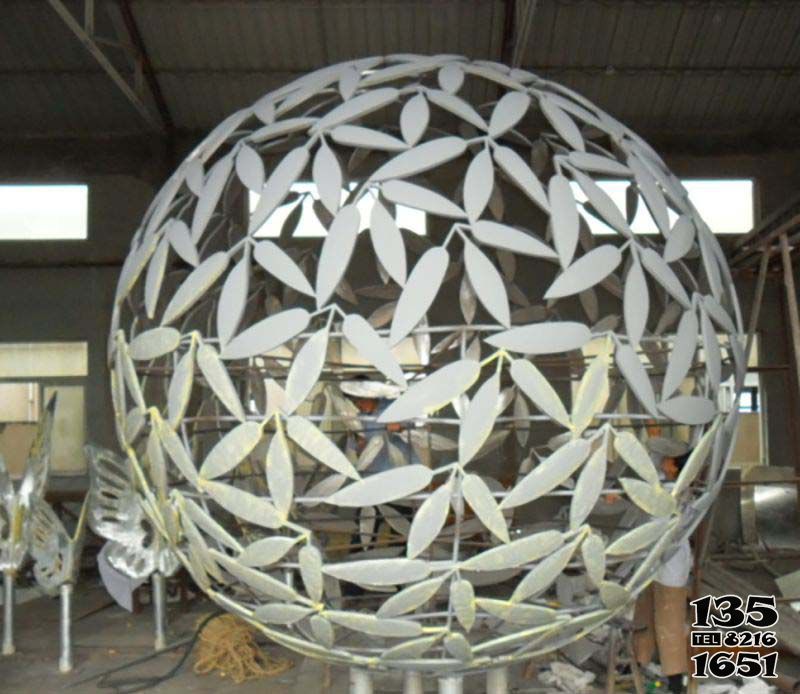 球體雕塑-廣場不銹鋼葉子球體雕塑 球體雕塑-廣場不銹鋼葉子球體雕塑高清圖片