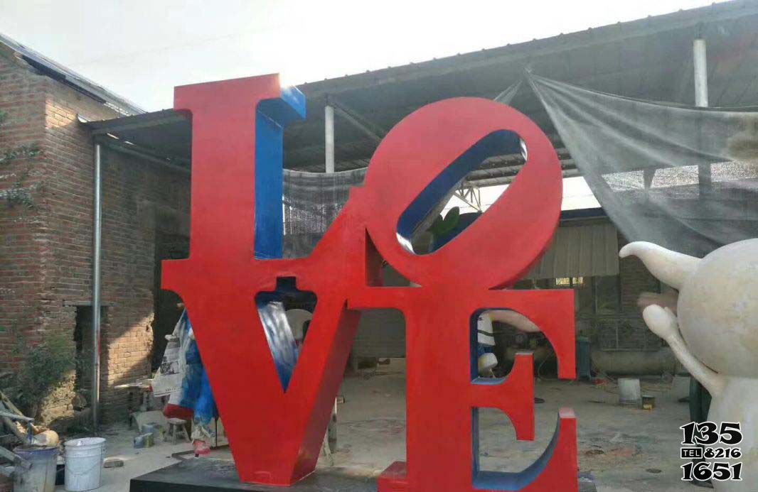 愛情雕塑-公園廣場玻璃鋼紅色love愛情雕塑 愛情雕塑-公園廣場玻璃鋼紅色love愛情雕塑高清圖片