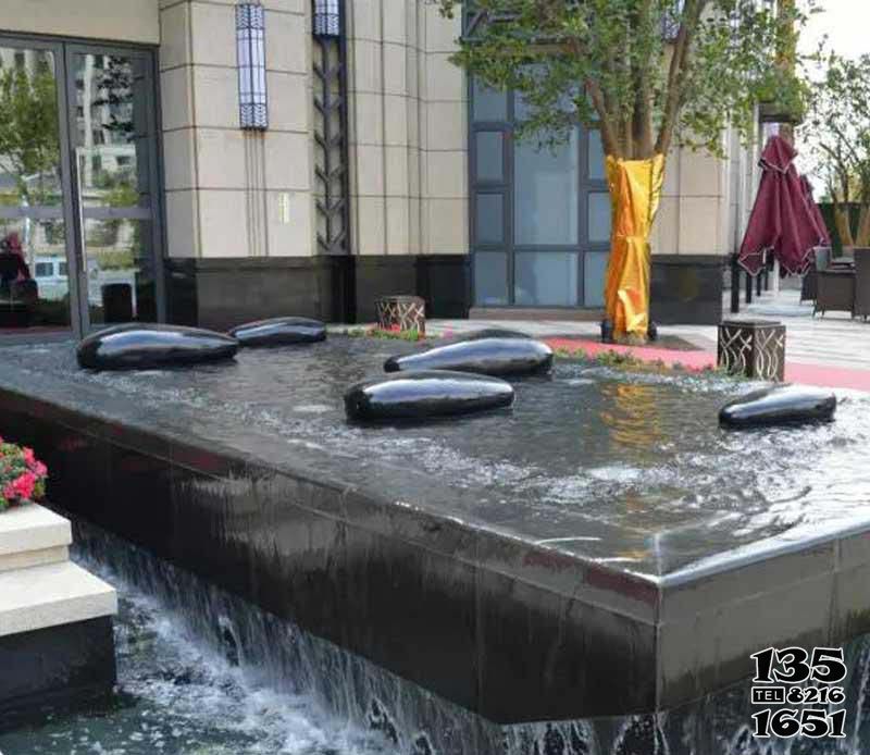 鵝卵石雕塑-酒店池塘創意抽象水中的鵝卵石雕塑 鵝卵石雕塑-酒店池塘創意抽象水中的鵝卵石雕塑高清圖片