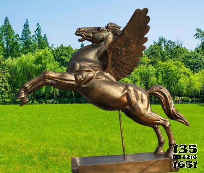 飛馬雕塑-園林里擺放的銅色飛翔的玻璃鋼創意飛馬雕塑 飛馬雕塑-園林里擺放的銅色飛翔的玻璃鋼創意飛馬雕塑高清圖片