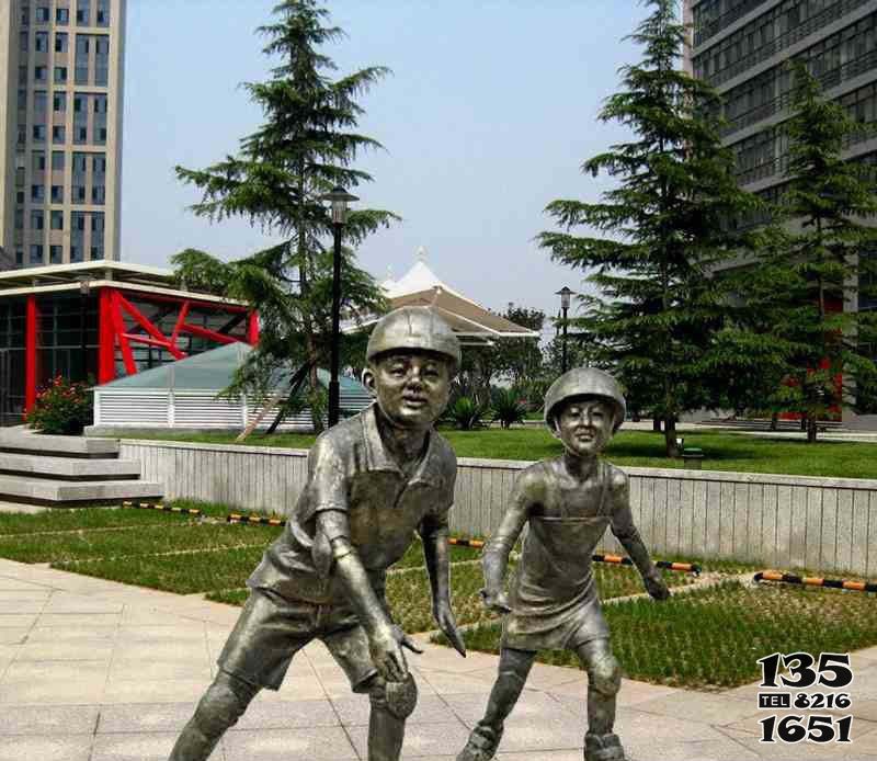 滑旱冰雕塑-城市公園擺放滑旱冰的男孩人物鑄銅雕塑 滑旱冰雕塑-城市公園擺放滑旱冰的男孩人物鑄銅雕塑高清圖片