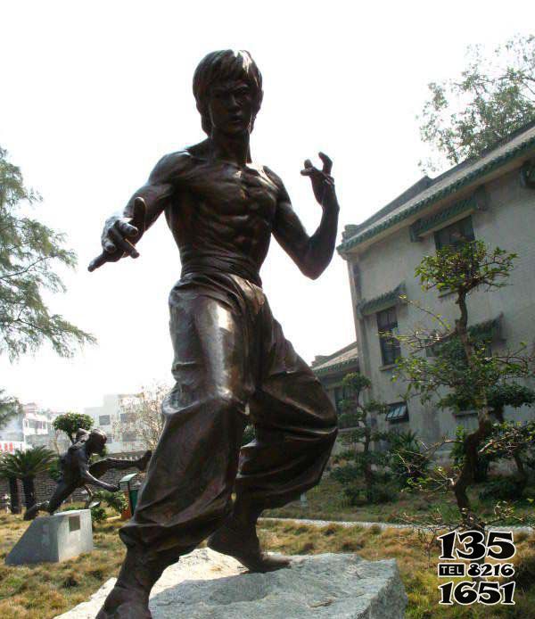 李小龍雕塑-戶外景區銅雕功夫明星李小龍雕塑 李小龍雕塑-戶外景區銅雕功夫明星李小龍雕塑高清圖片