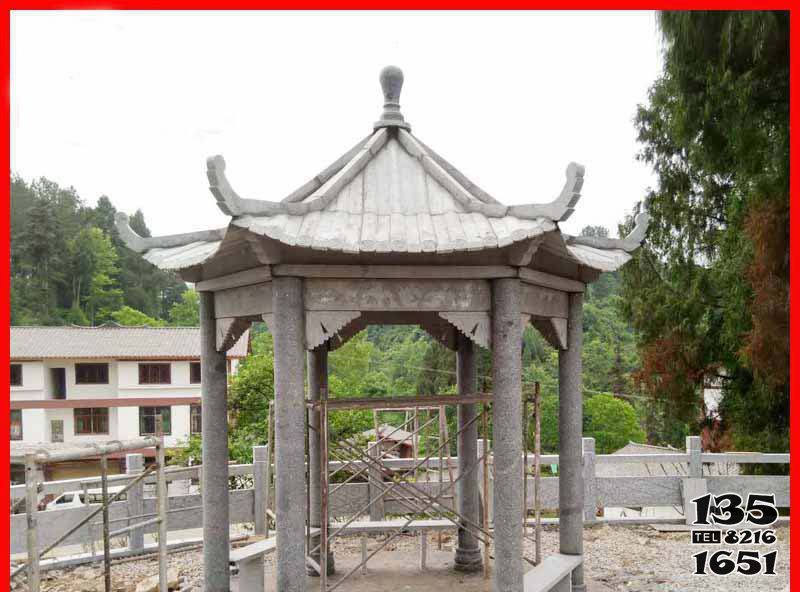 涼亭雕塑-村莊河道邊擺放砂巖六角仿古建涼亭雕塑 涼亭雕塑-村莊河道邊擺放砂巖六角仿古建涼亭雕塑高清圖片