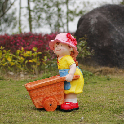 花園娃娃雕塑-草坪推車的玻璃鋼彩繪可愛花園娃娃雕塑 花園娃娃雕塑-草坪推車的玻璃鋼彩繪可愛花園娃娃雕塑高清圖片