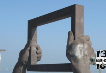 手型雕塑-公園景區(qū)廣場青石手拿框創(chuàng)意手型石雕