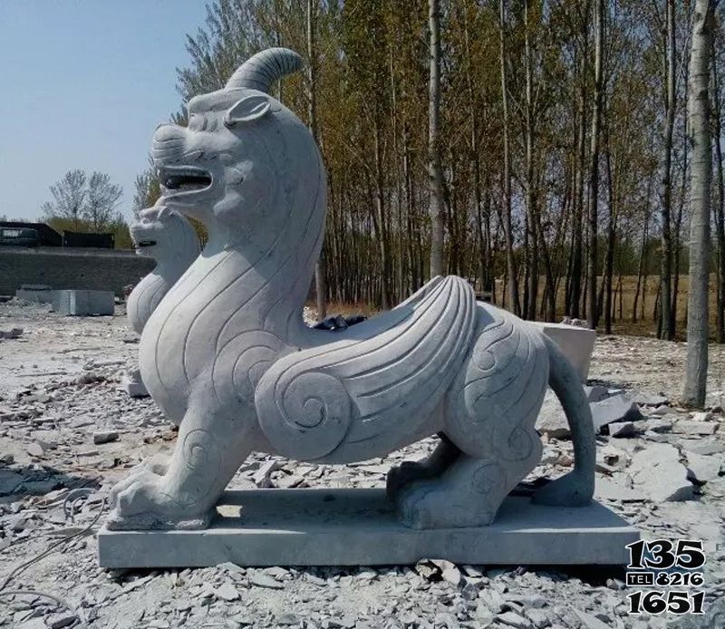 獨角獸雕塑-公園里擺放的青石石雕創意獨角獸雕塑 獨角獸雕塑-公園里擺放的青石石雕創意獨角獸雕塑高清圖片