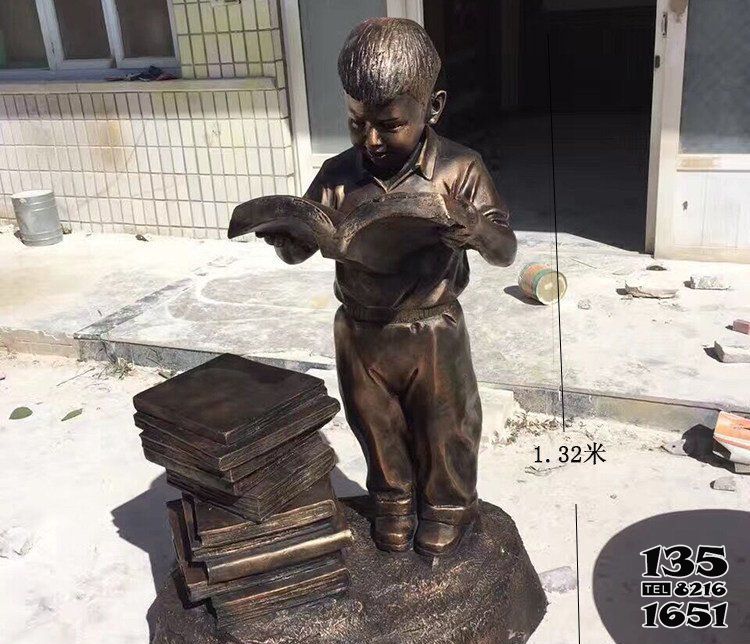讀書雕塑-景區創意玻璃鋼小男孩讀書雕塑 讀書雕塑-景區創意玻璃鋼小男孩讀書雕塑高清圖片
