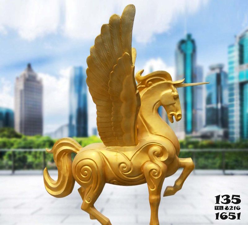 飛馬雕塑-公園里擺放的行走的金色玻璃鋼創意飛馬雕塑 飛馬雕塑-公園里擺放的行走的金色玻璃鋼創意飛馬雕塑高清圖片