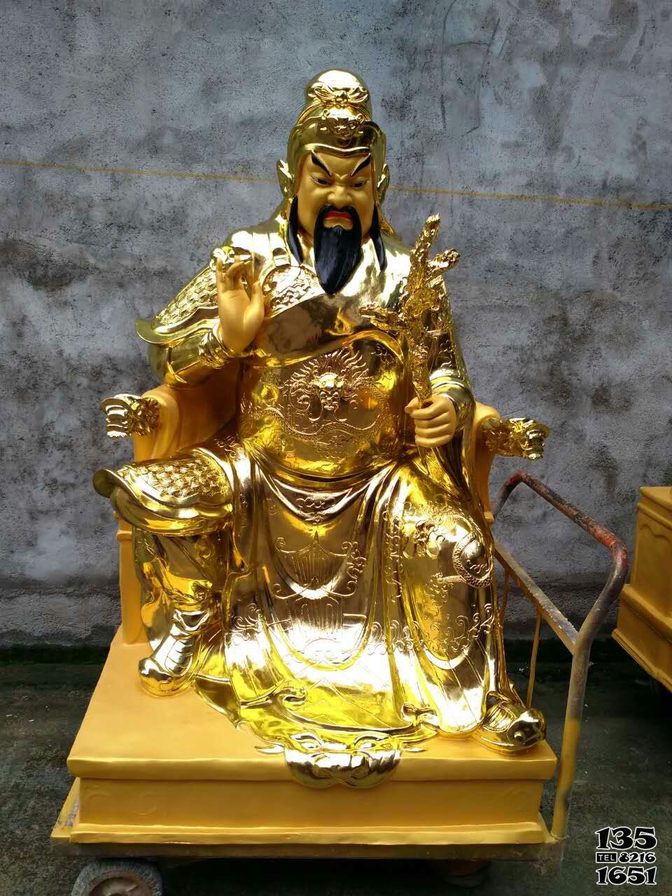 關(guān)公雕塑-別墅室內(nèi)不銹鋼鎏金供奉佛像招財關(guān)公雕塑 關(guān)公雕塑-別墅室內(nèi)不銹鋼鎏金供奉佛像招財關(guān)公雕塑高清圖片