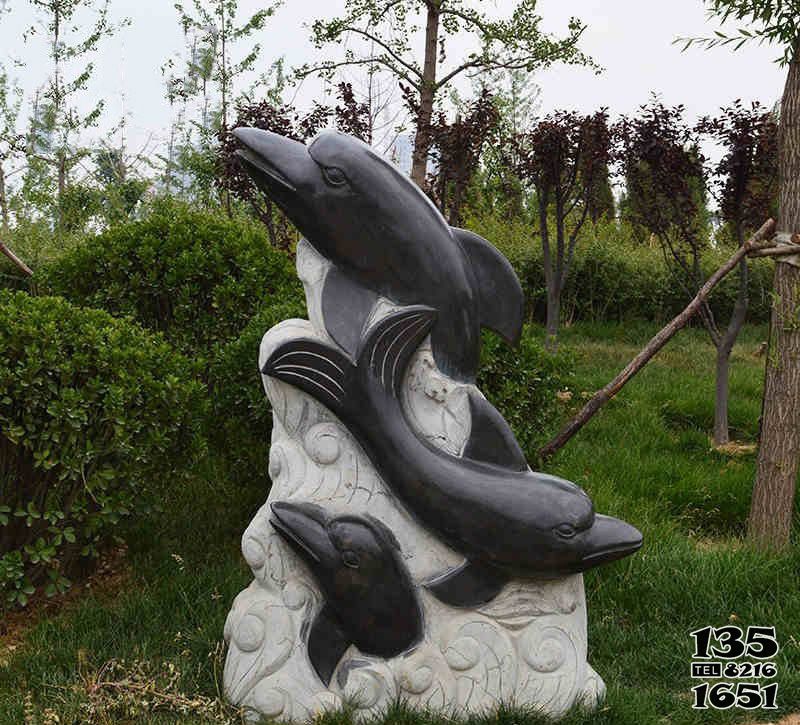 海豚雕塑-草坪三只黑色石雕海豚雕塑 海豚雕塑-草坪三只黑色石雕海豚雕塑高清圖片