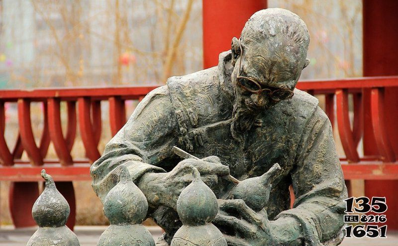 葫蘆雕塑-園林在葫蘆上刻字的老人銅雕葫蘆雕塑 葫蘆雕塑-園林在葫蘆上刻字的老人銅雕葫蘆雕塑高清圖片