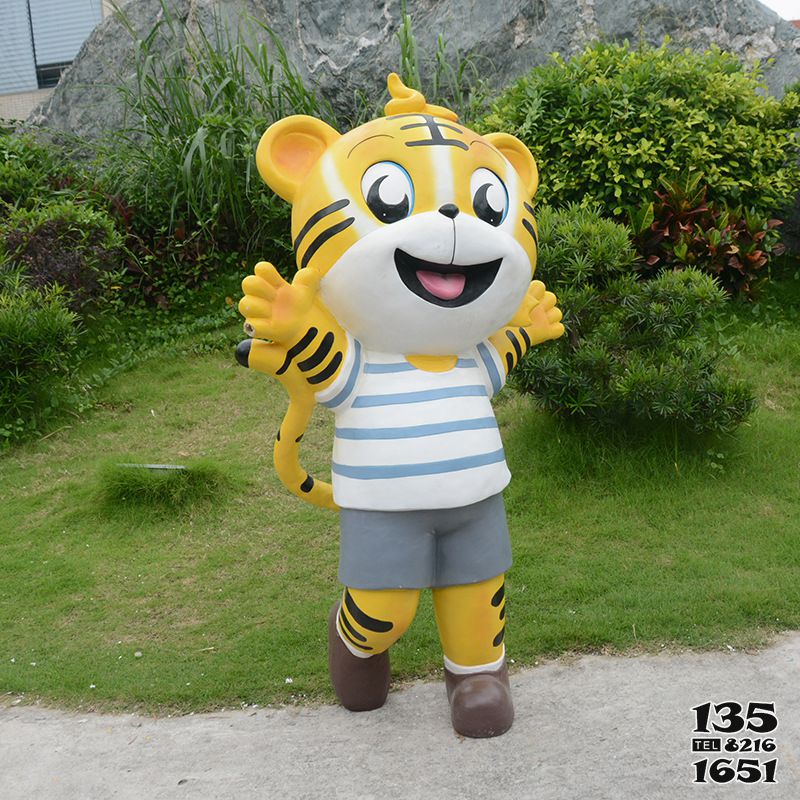 虎雕塑-公園里播放的高興的玻璃鋼卡通虎雕塑 虎雕塑-公園里播放的高興的玻璃鋼卡通虎雕塑高清圖片