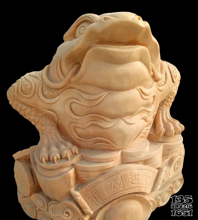 金蟾雕塑-公園里擺放的黃蠟石石雕創(chuàng)意金蟾雕塑 金蟾雕塑-公園里擺放的黃蠟石石雕創(chuàng)意金蟾雕塑高清圖片