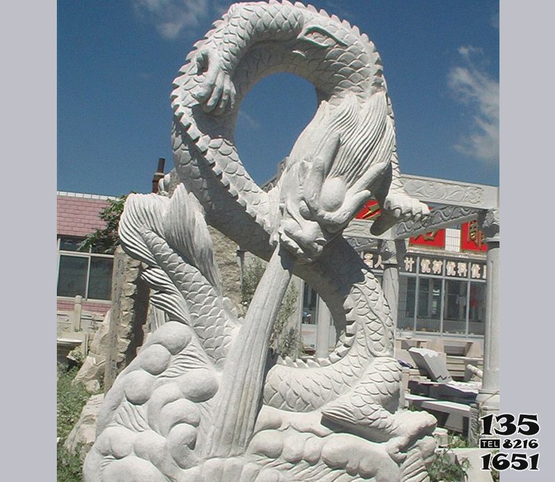 龍雕塑-景區大理石浮雕噴火的龍雕塑 龍雕塑-景區大理石浮雕噴火的龍雕塑高清圖片